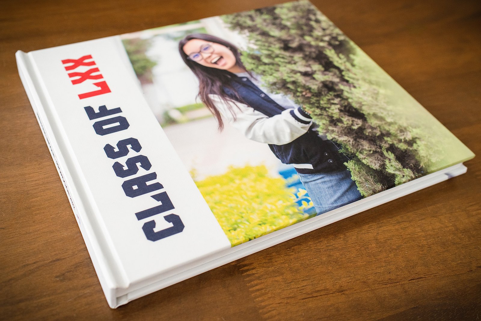 Anuario de graduación tapa dura – Class of LXX BF Fotografía