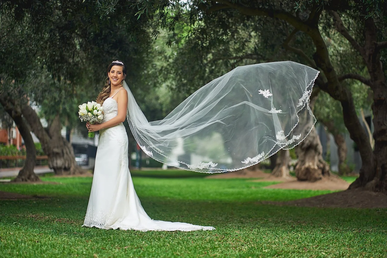 Salida de iglesia novios boda clasica Lima
