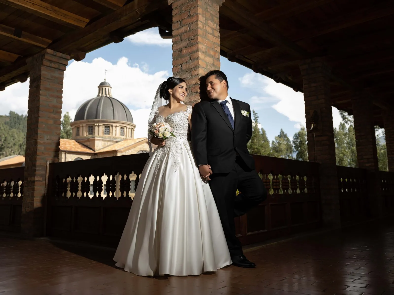 Detalles florales en boda elegante Lima Peru