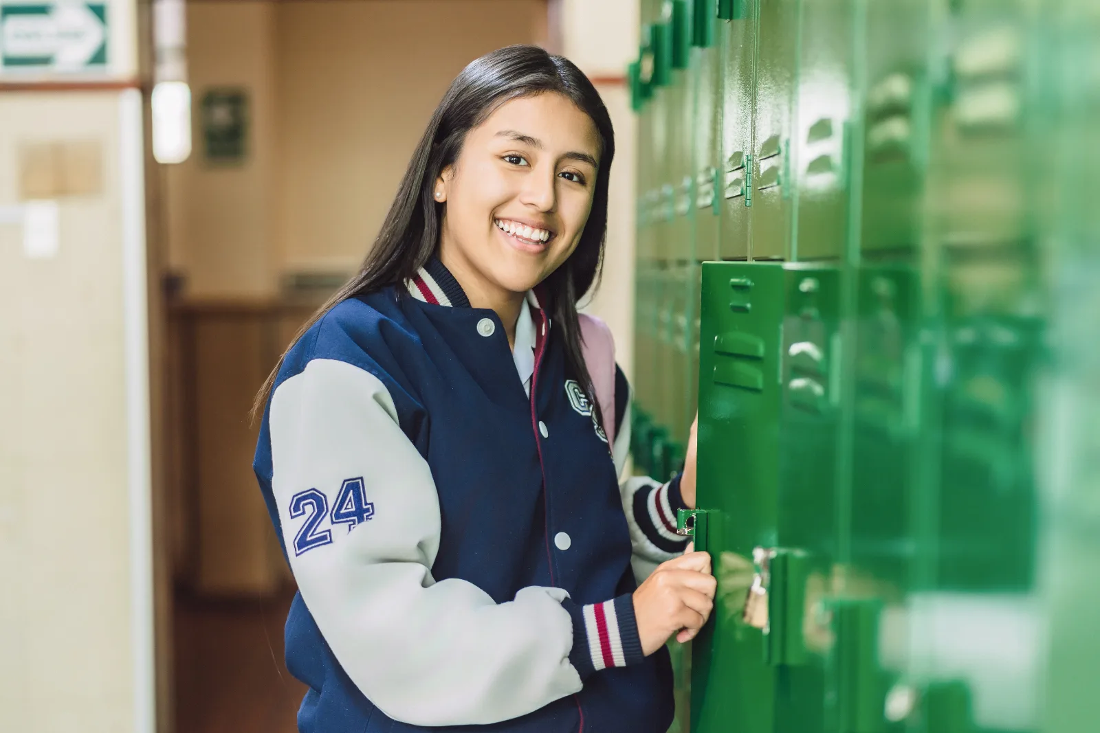 Qué es un anuario de promoción: guía completa para colegios en Lima